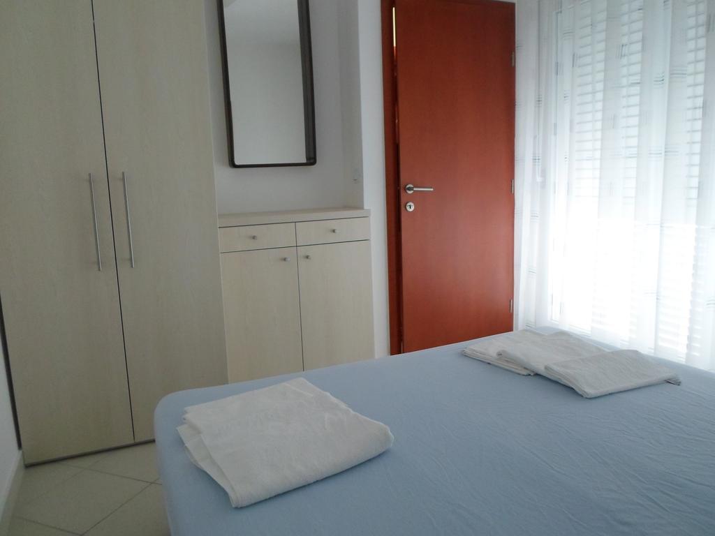 Apartments Biba Novalja Pokój zdjęcie