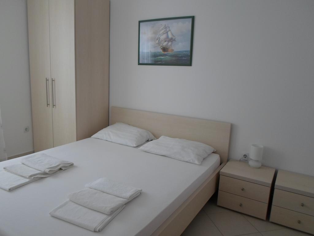 Apartments Biba Novalja Pokój zdjęcie