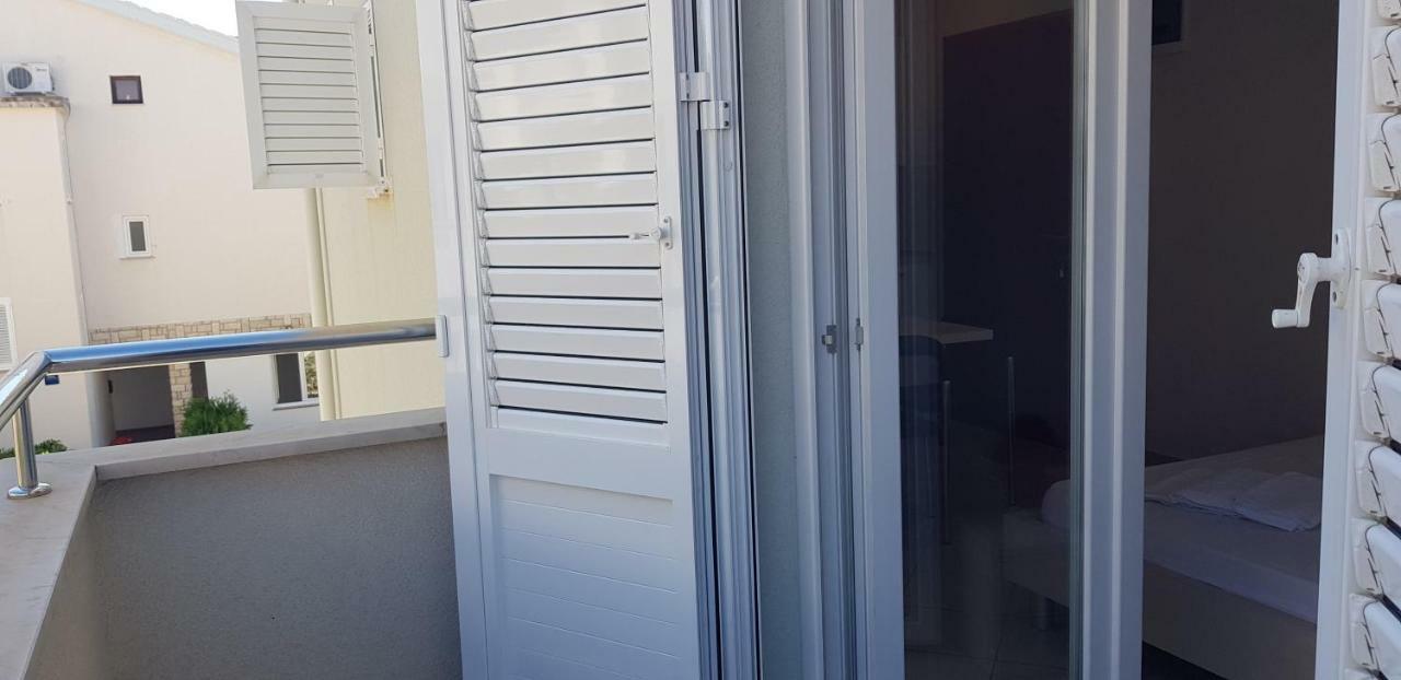 Apartments Biba Novalja Zewnętrze zdjęcie